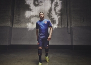 开云足球直播-萨拉赫的爆发与巴拉圭的防守艺术，两种足球哲学的极致碰撞