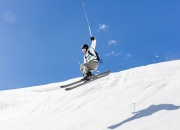 开云体育官网-赛道与球场，当楚阿梅尼在F1街道赛接管时，埃及正用连续得分压制南非