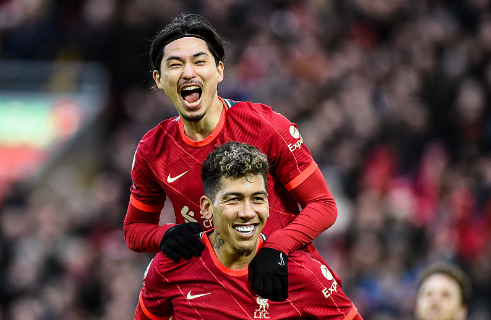 包含利物浦轻取瓦伦西亚,马尔基尼奥斯送出助攻的词条 包含利物浦轻取瓦伦西亚,马尔基尼奥斯送出助攻的词条