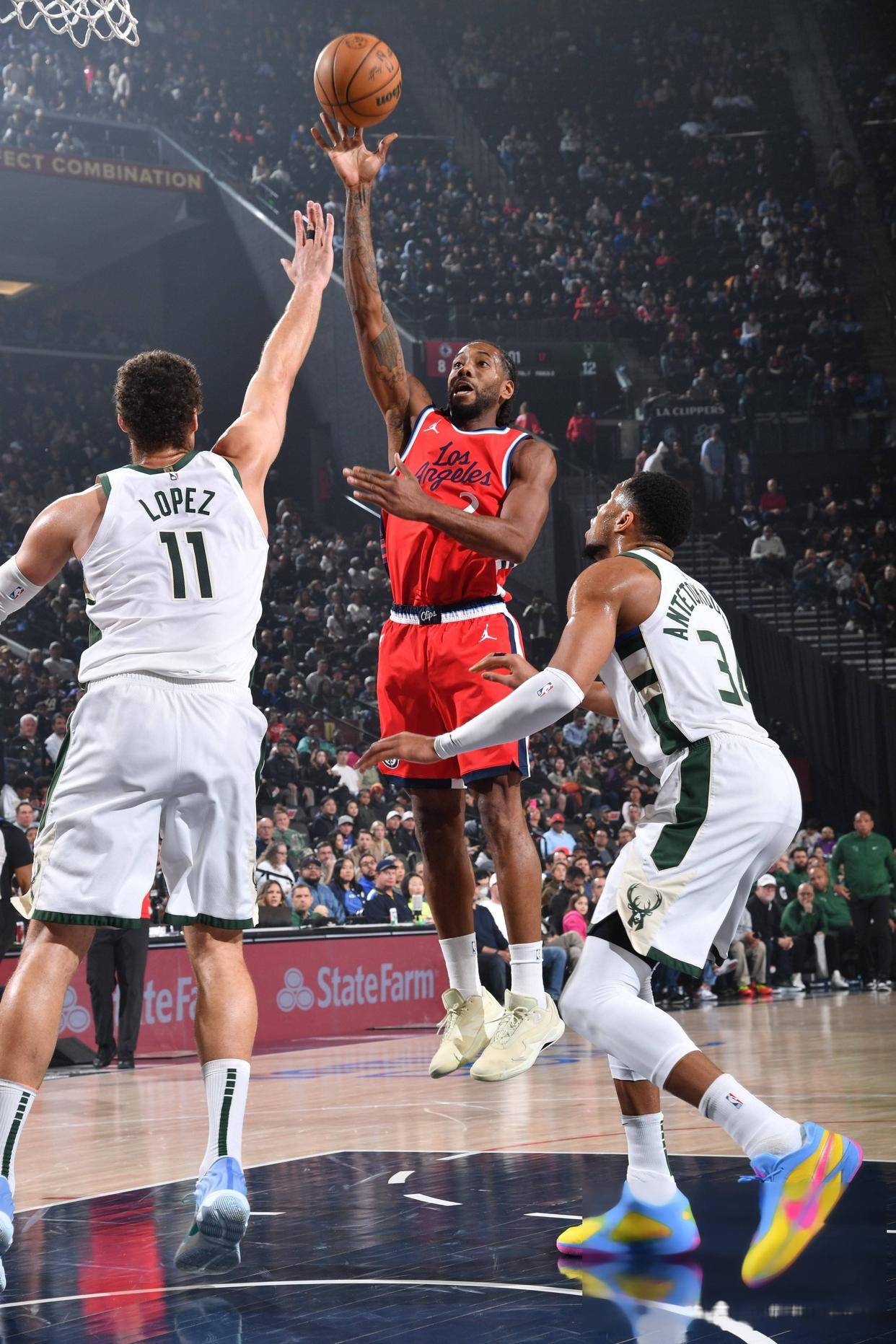 雄鹿轻取希腊男篮,福克斯绝境逆转 雄鹿轻取希腊男篮,福克斯绝境逆转