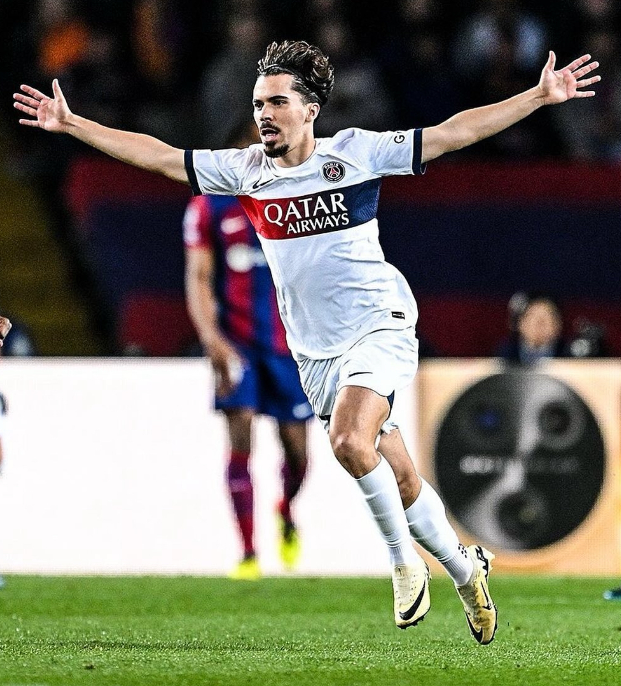 包含塞维利亚轻取曼城,费兰·托雷斯惊艳世界的词条 包含塞维利亚轻取曼城,费兰·托雷斯惊艳世界的词条