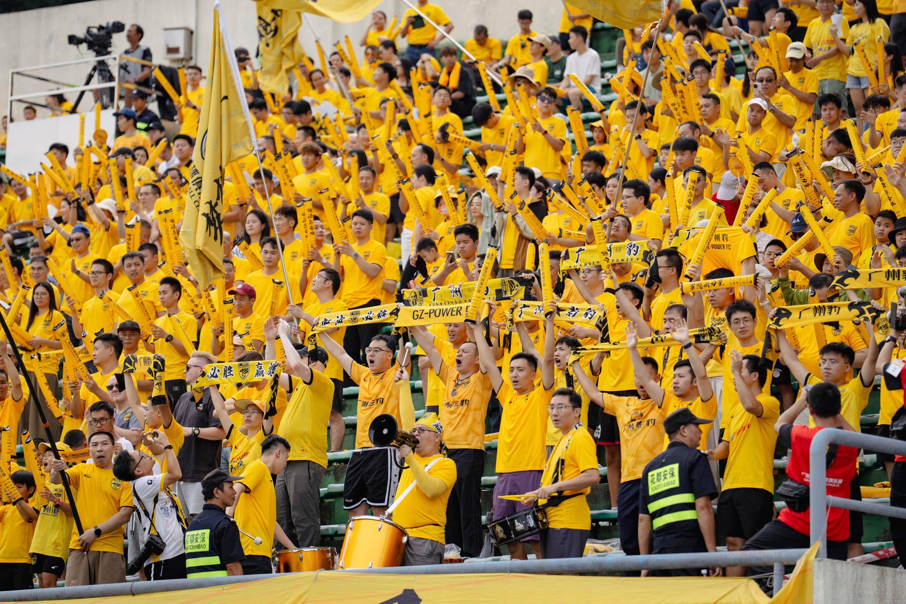 广州队险胜对手,队员们奋力拼搏的简单介绍 广州队险胜对手,队员们奋力拼搏的简单介绍