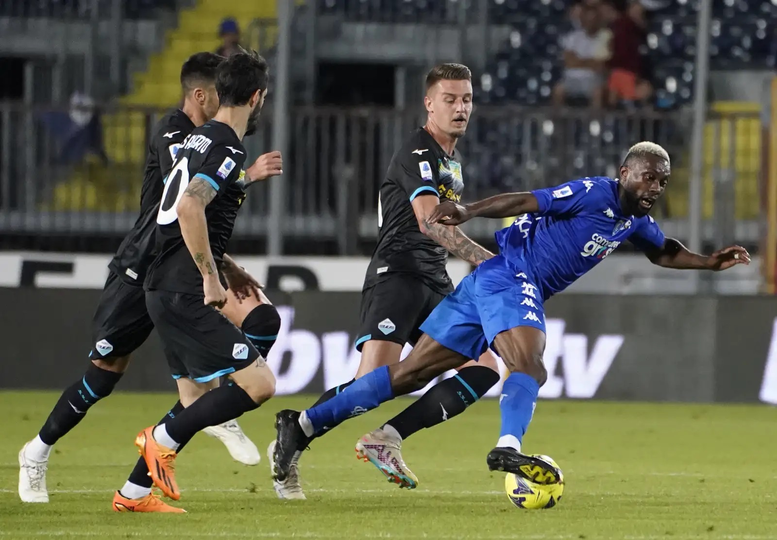 拉齐奥主场连胜,冲击意大利杯冠军的简单介绍 拉齐奥主场连胜,冲击意大利杯冠军的简单介绍