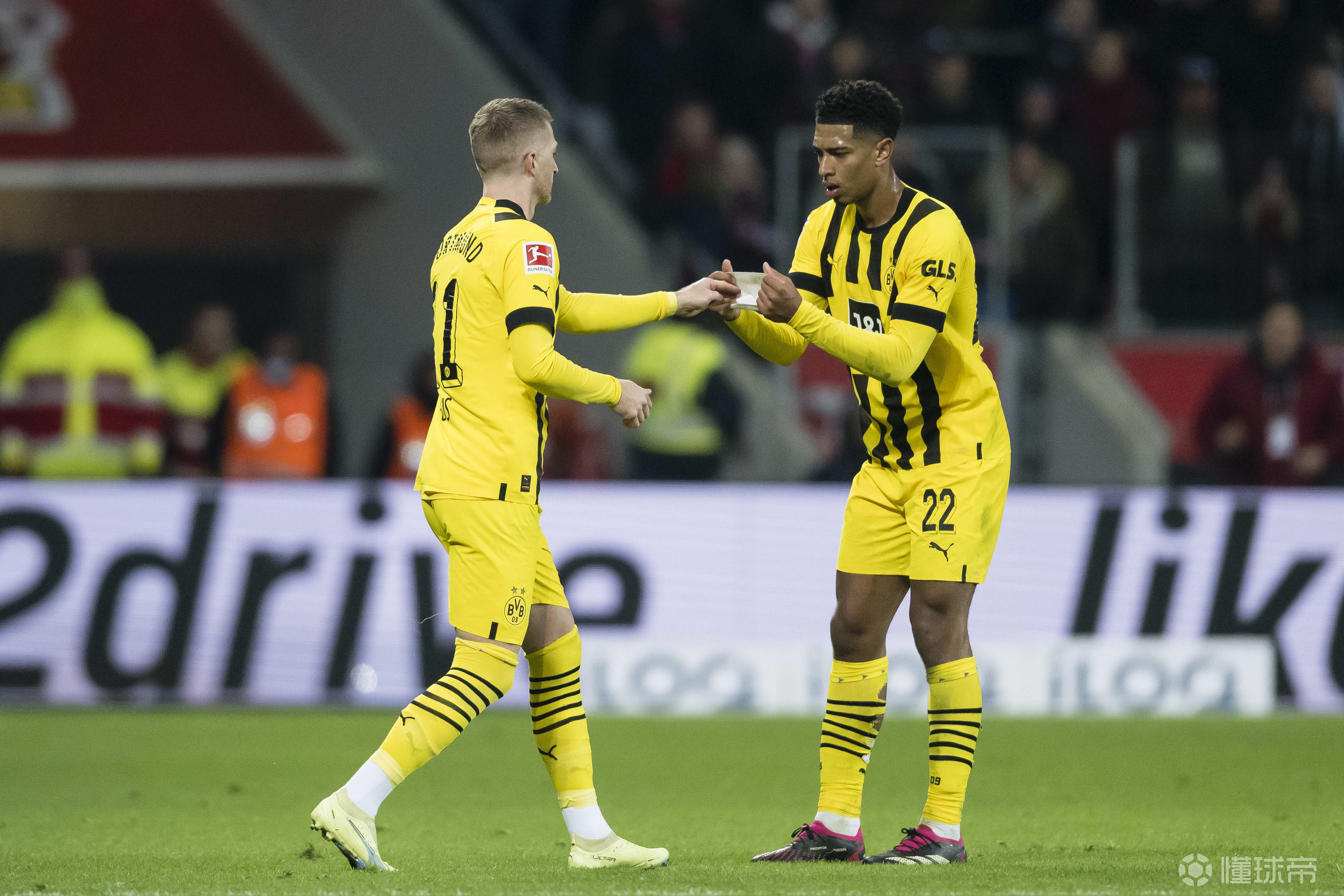 包含德甲劲旅多特蒙德客场一球小胜不莱梅,上演犀利反击的词条 包含德甲劲旅多特蒙德客场一球小胜不莱梅,上演犀利反击的词条