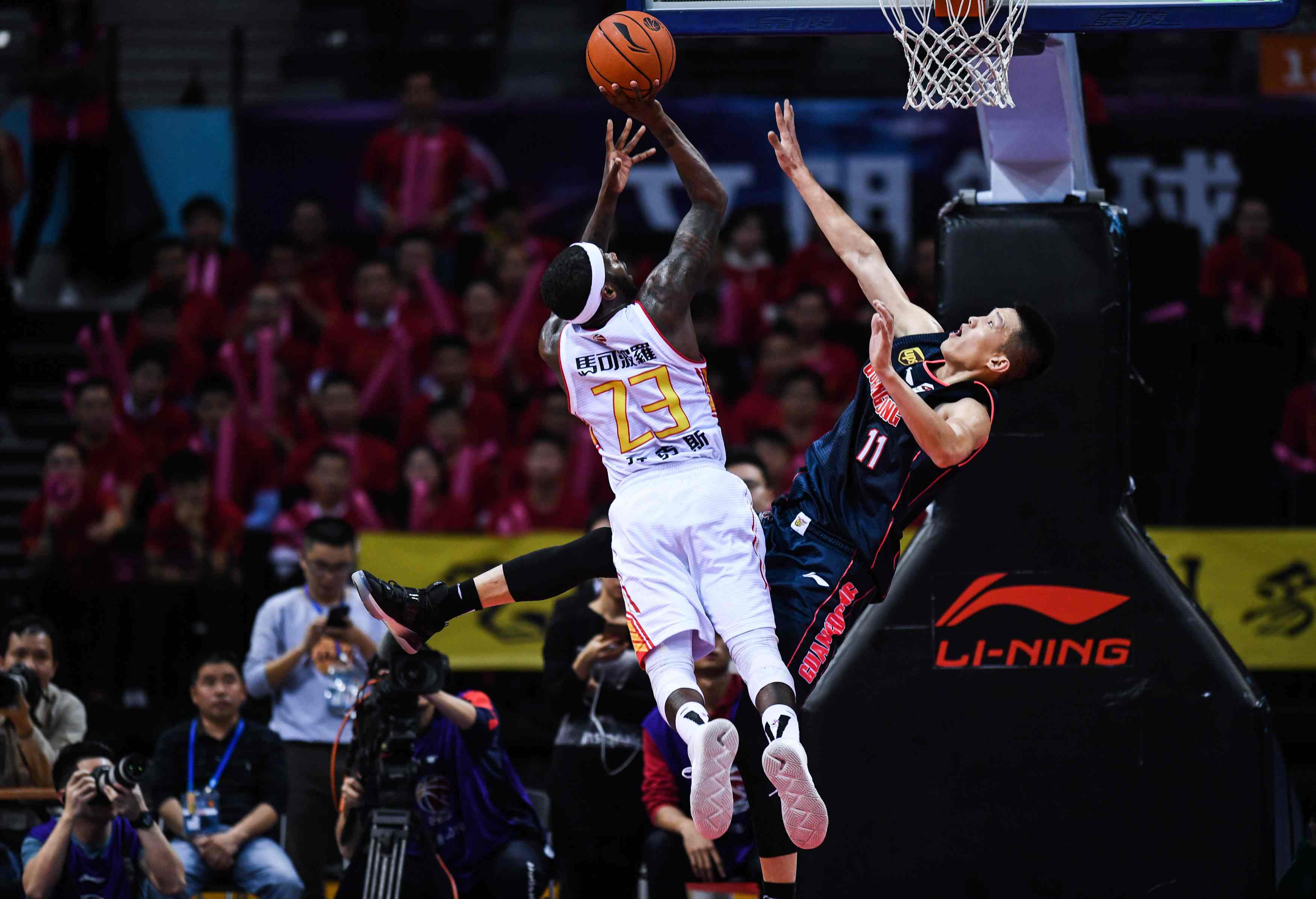 华南虎队神勇表现,定会闯进前四名 华南虎队神勇表现,定会闯进前四名