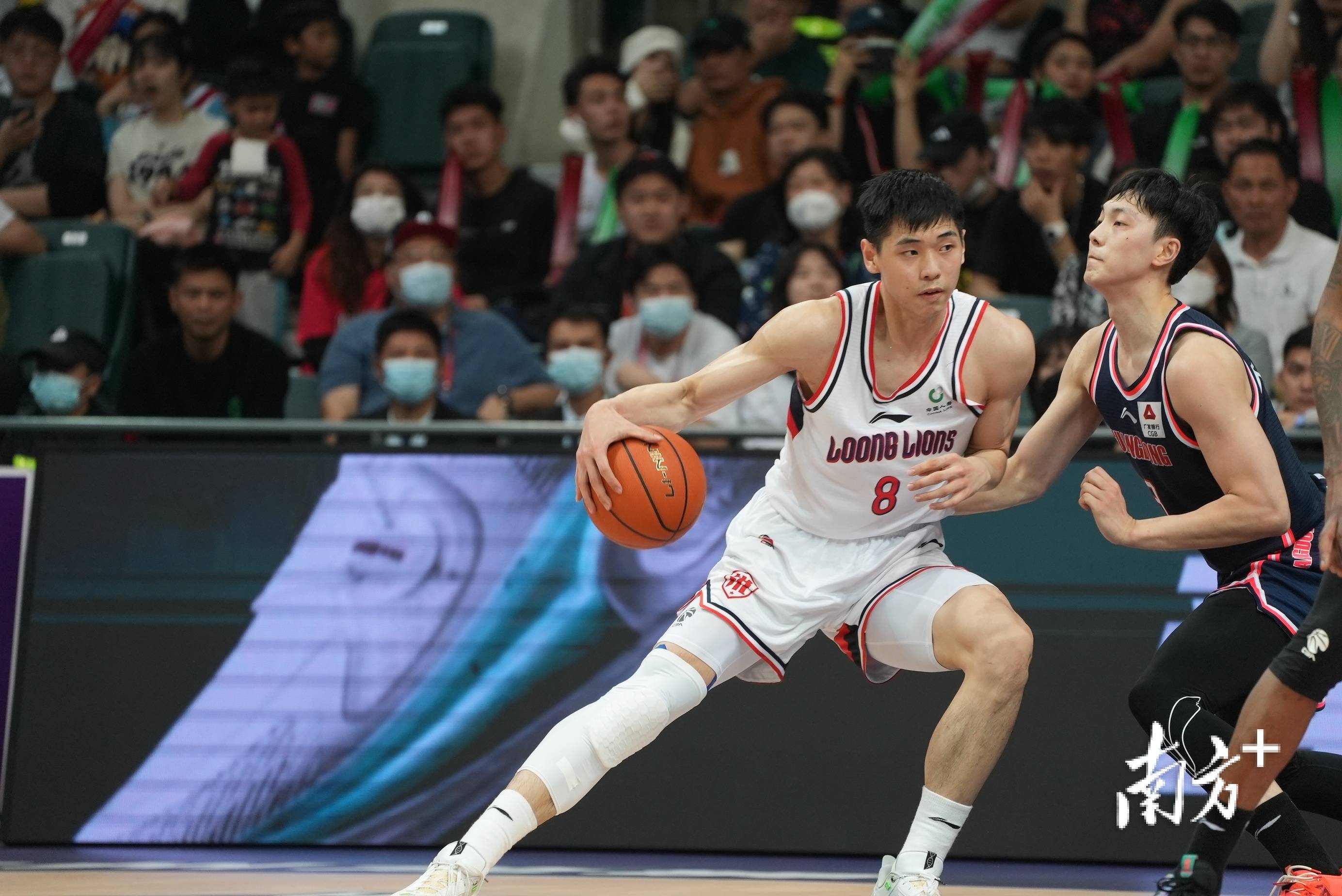 华南虎队神勇表现,定会闯进前四名 华南虎队神勇表现,定会闯进前四名