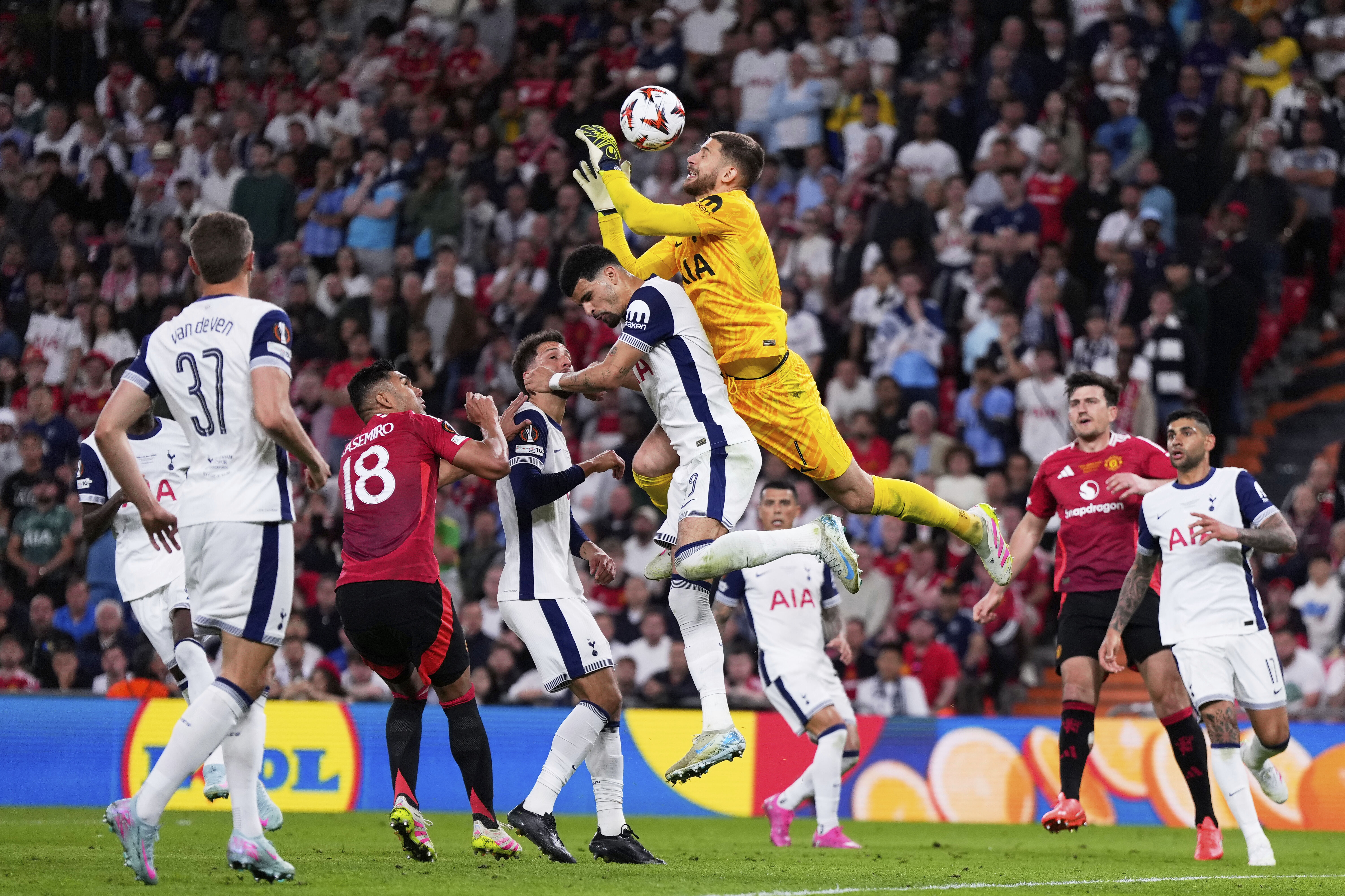 争夺掌声!欧洲足坛再掀激烈对决的简单介绍 争夺掌声!欧洲足坛再掀激烈对决的简单介绍