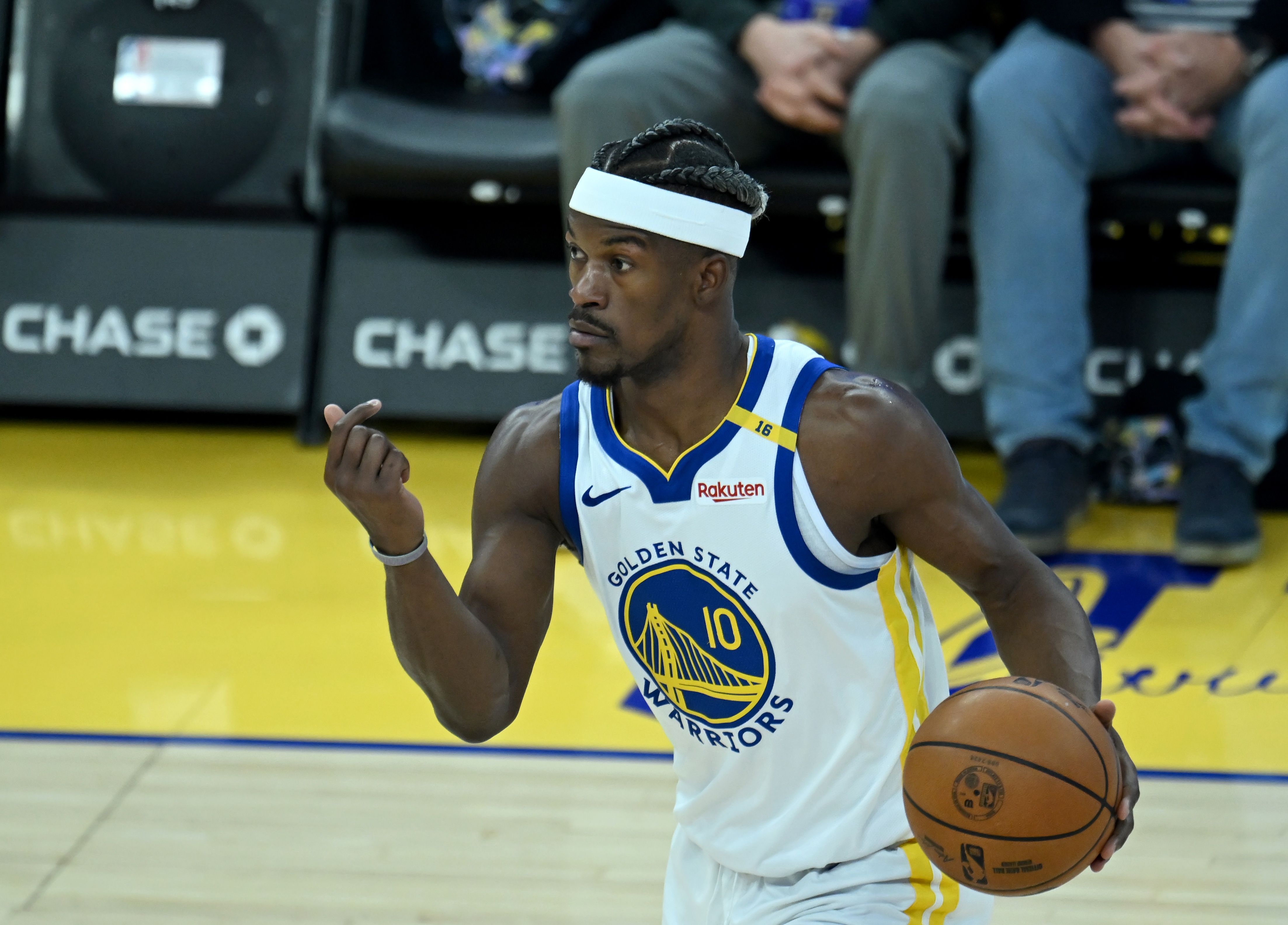 雄鹿寻找胜利秘诀,勇士主场迎战知名球员的简单介绍 雄鹿寻找胜利秘诀,勇士主场迎战知名球员的简单介绍