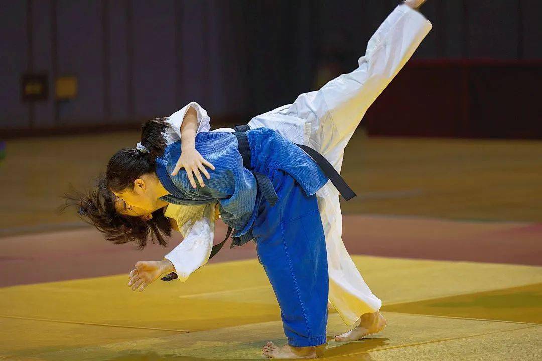 包含技惊四座!比赛中出现精彩绝伦一幕!的词条 包含技惊四座!比赛中出现精彩绝伦一幕!的词条