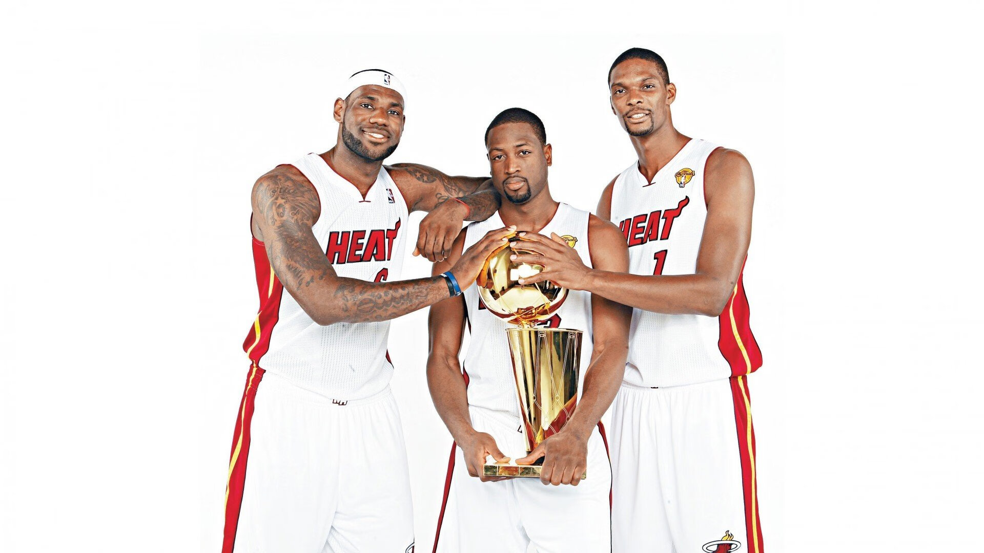 欧冠烽火与NBA变奏曲，当老鹰单节风暴席卷湖人，我们看见了竞技体育的残酷美学